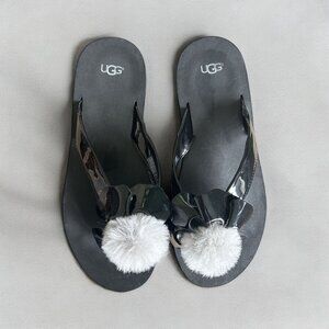 Ugg Womens Poppy Flip Flops Black Fur Pom-Poms Patent Finish Sz 6 Sandals